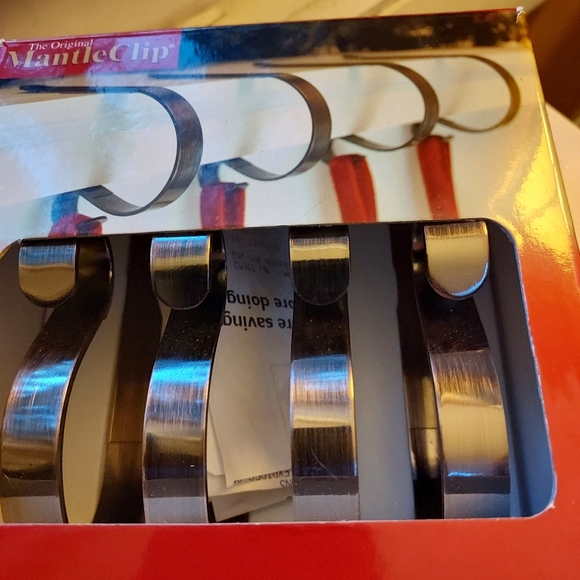 Holiday The Original Mantle Clip Bronze Color Hangers Set Of 4 - Picture 4 of 6